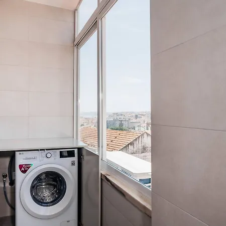 Downtown Castle And River View Lisboa