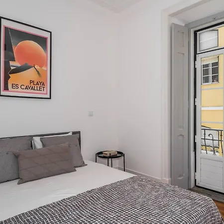 Downtown Castle And River View *