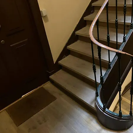 Downtown Castle And River View Apartment